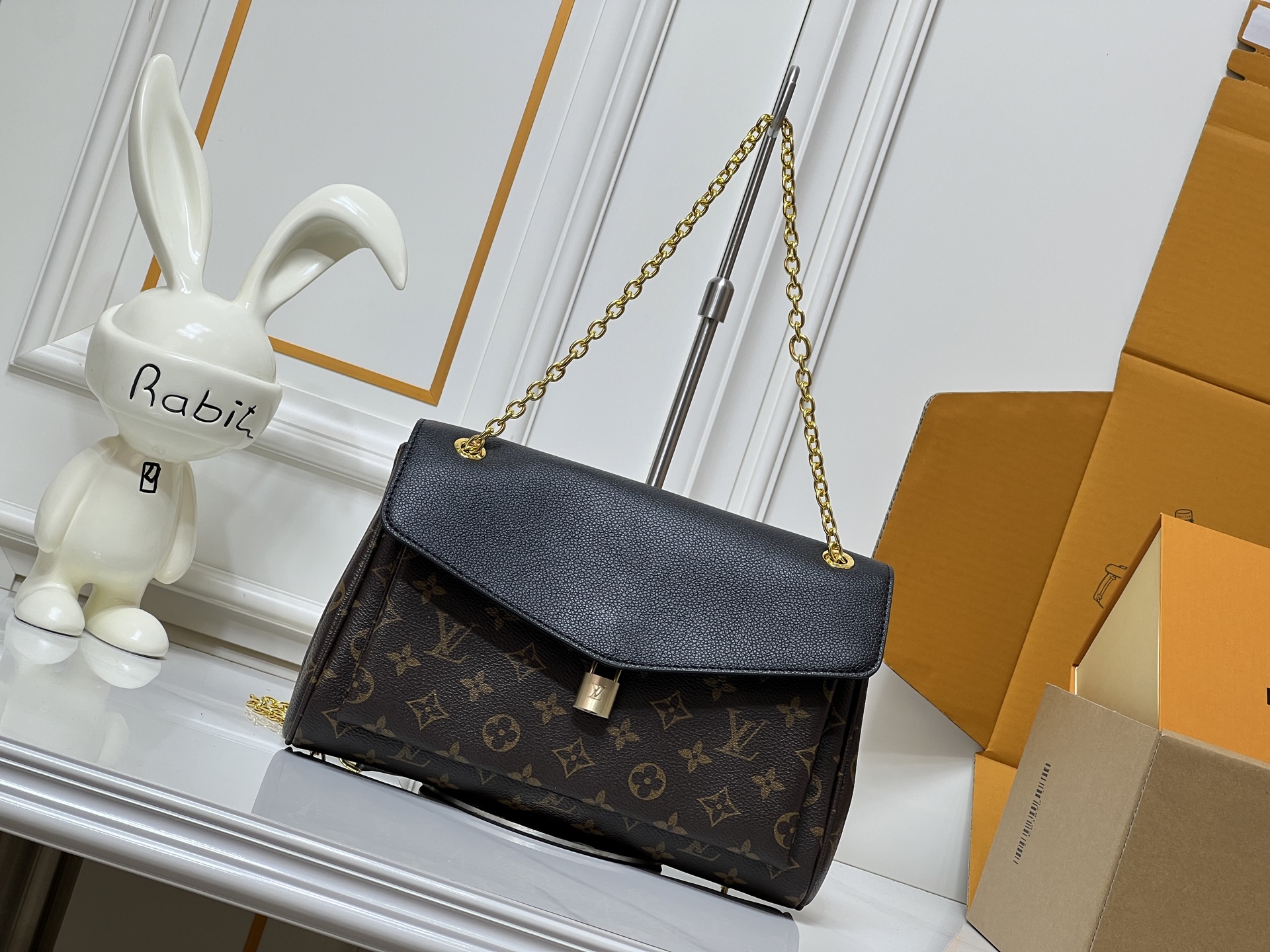 Louis Vuitton LV Classic Handbag Premium Canvas Model M25727 Top Handle Business Casual Luxury Designer